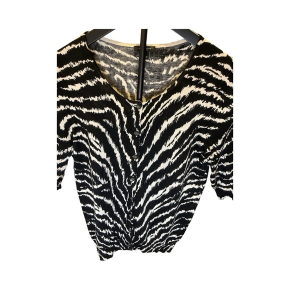 Ann Taylor Black and White Zebra Medium button front silk blend top - Picture 4 of 10